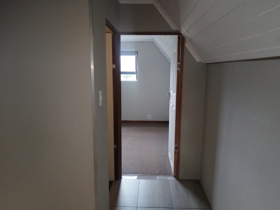 To Let 4 Bedroom Property for Rent in Welcome Glen Western Cape